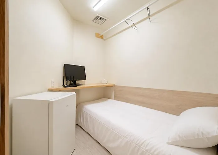 421,20 Minutes To Gangnam Hongdae, Guesthouse, Single Room,itaewon, Shared Bathroom, 公寓