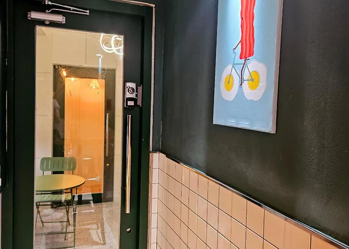 421,20 Minutes To Gangnam Hongdae, Guesthouse, Single Room,itaewon, Shared Bathroom, アパート *
