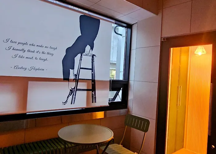 421,20 Minutes To Gangnam Hongdae, Guesthouse, Single Room,itaewon, Shared Bathroom, 公寓 首爾