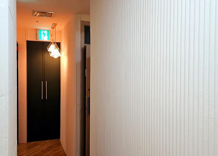 421,20 Minutes To Gangnam Hongdae, Guesthouse, Single Room,itaewon, Shared Bathroom, 公寓